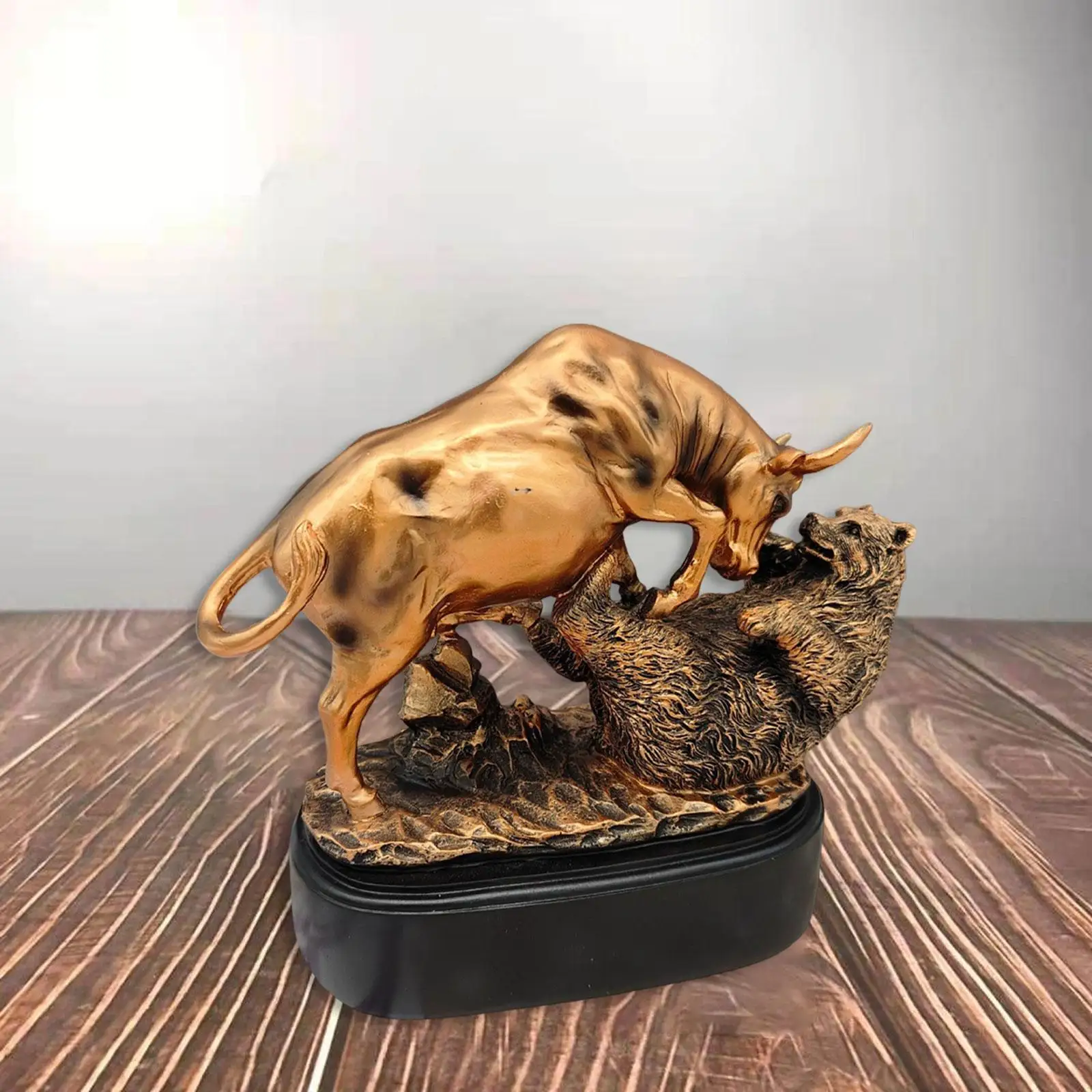 Creative Resin Bull Bear Fight Sculpture Desktop Collectible Figurine for Office Financial Gift Home Decoration