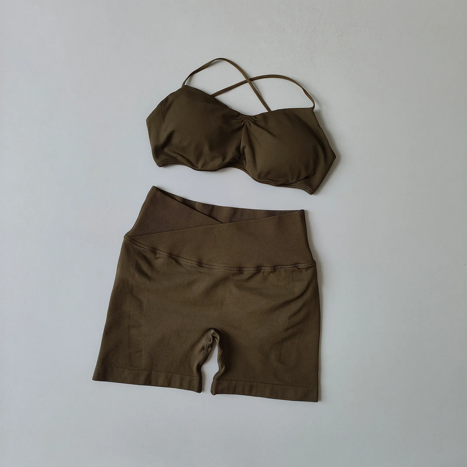 Sommerliches Nahtloses Sportset für Damen: Fitness-Yoga-Anzug mit Po-Lifting-Effekt, Hochgeschnittene Shorts, Pilates-BHs und Unterwäsche-Kombination – Detail 9