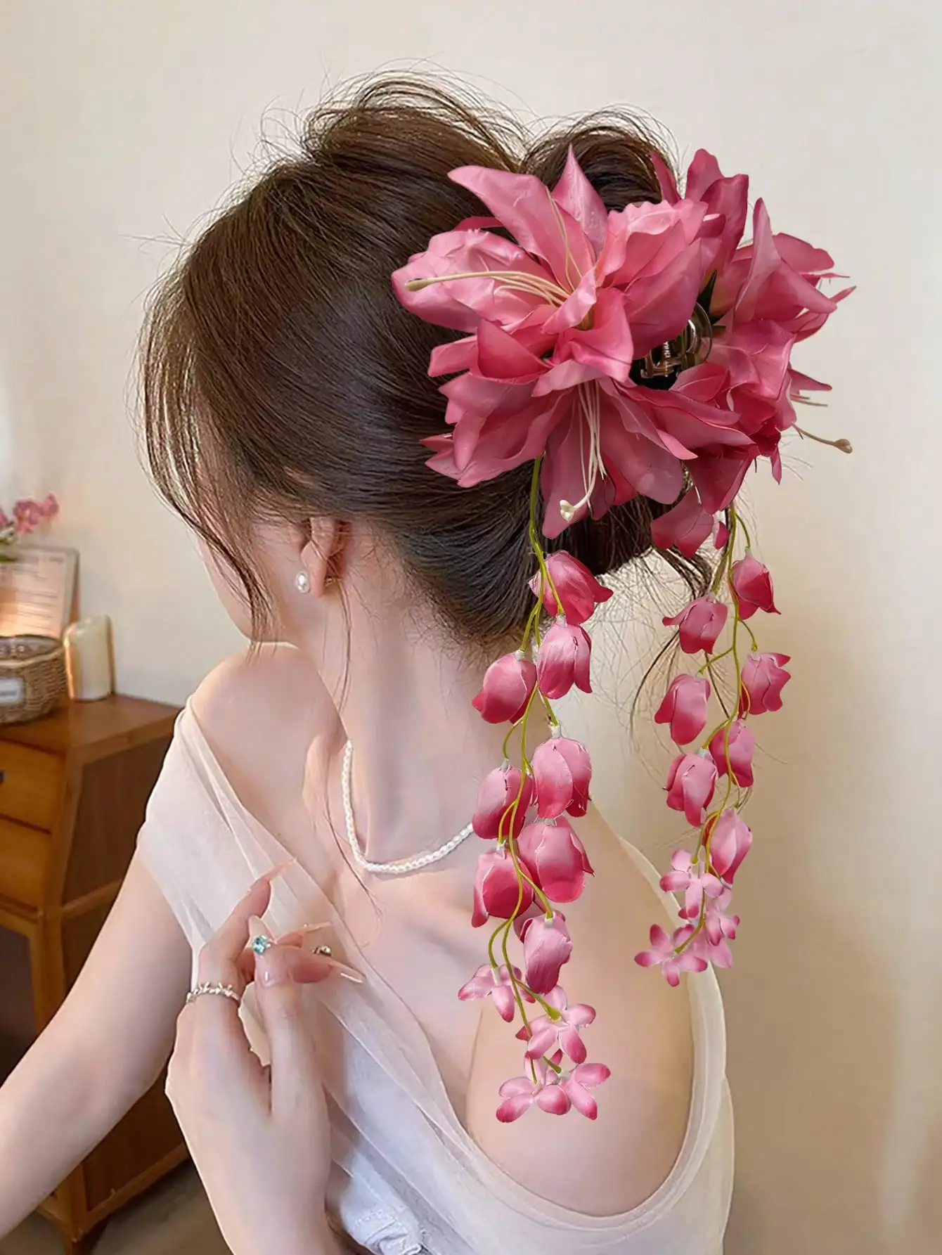 

1pc Bohemian Flower Hair Claw Lily Flower Hair Clip Accessory Summer Beach Claw Clips