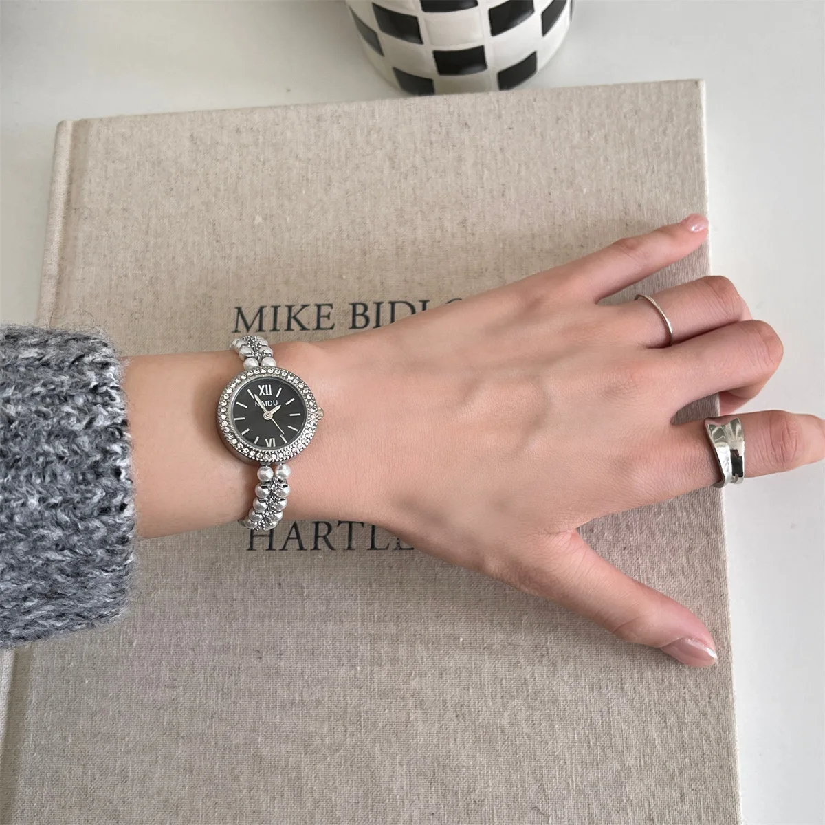 

Pearl Strap Diamond Women Watches Girl Student Female Wristwatches Jewelry Bracelet Luxury Noble Small Ladies Watch Hot Sale