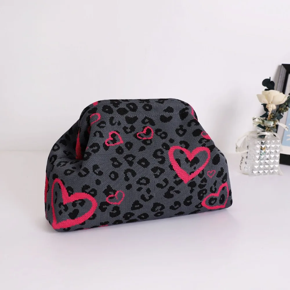 Trendige Handtasche mit Kuhmuster und hochwertigem Farbblock-Strick-Clip-On-Design, geräumige und vielseitige Mode-Tragetasche. – Detail 6