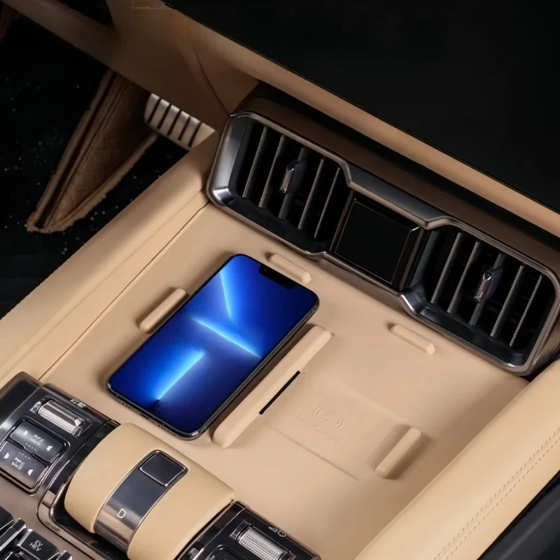 

Auto Wireless Charging Silicone Pad Fit for BYD Leopard 8 2024 2025 Auto Central Control Anti-slip Protection Pad Accessories