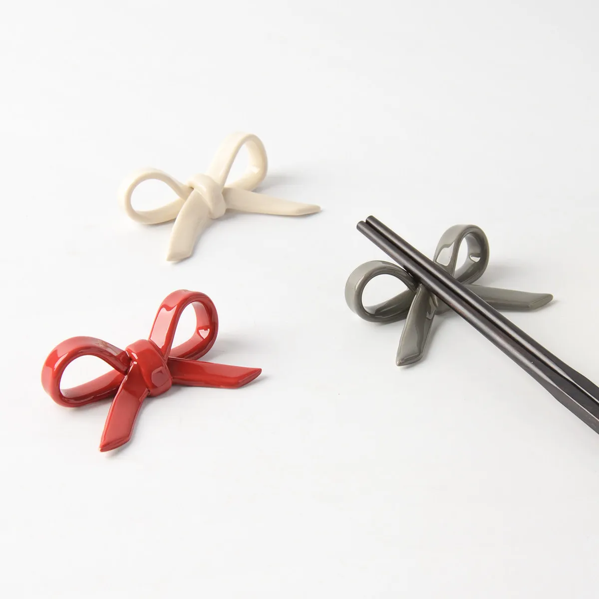 Handmade Woven Ceramic Bow Chopstick Holder Simple Household High-end Chopstick Holder Creative Dining Table Chopsticks Pillow