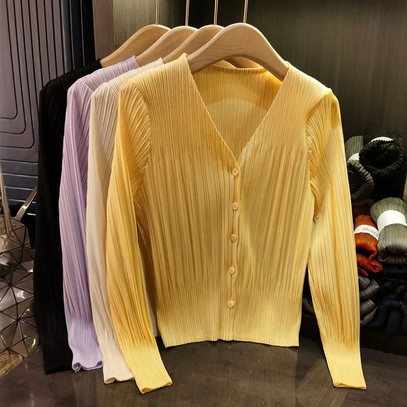 

Плиссированная куртка Miyake, высококачественный однотонный складной кардиган с v-образным вырезом, женский 2022, летняя новая короткая тонкая универсальная плиссированная куртка для женщин