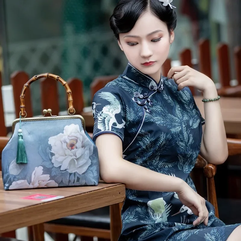 Handmade Female Chinese Old Luxury Design Messenger Bag 2024 Women Vintage Retro Chic Floral Fringes Bamboo Handle Shoulder Bag