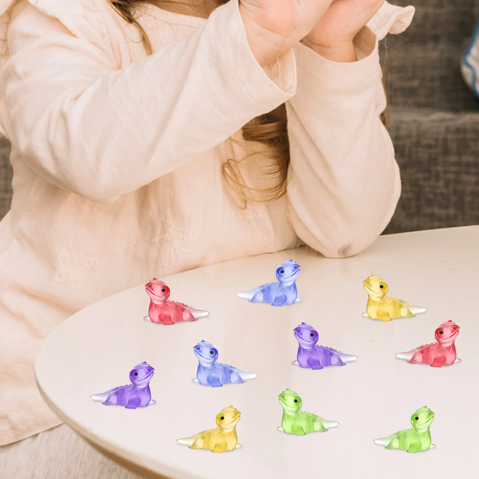 

100Pcs Luminous Glow in Dark Mini Resin Lizards Tiny Animal Statues Fairy Garden Decoration Landscape Tiny Animals to Hide