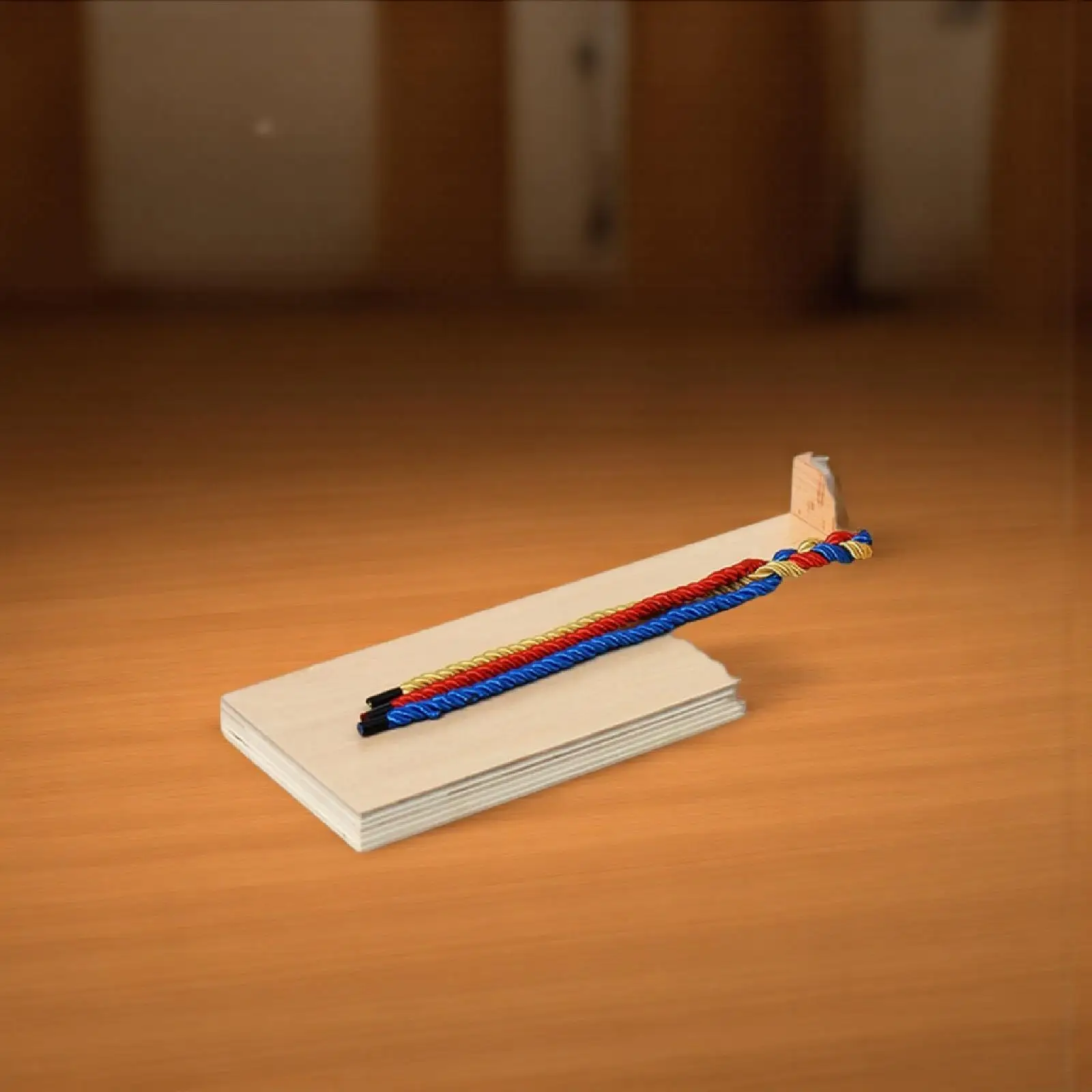 

1 шт. Деревянный набор для плетения косичек: развивающая игрушка для детей, тренировка плетения волос для развития зрительно-моторной координации