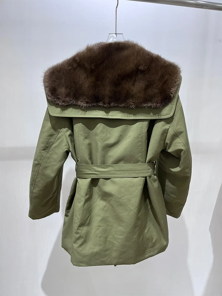 2025 الشتاء النساء أوزة أسفل معاطف الطبيعية الحقيقية Muskrat فرو المنك طوق سترة سترة أبلى الفاخرة سترة منفوخة