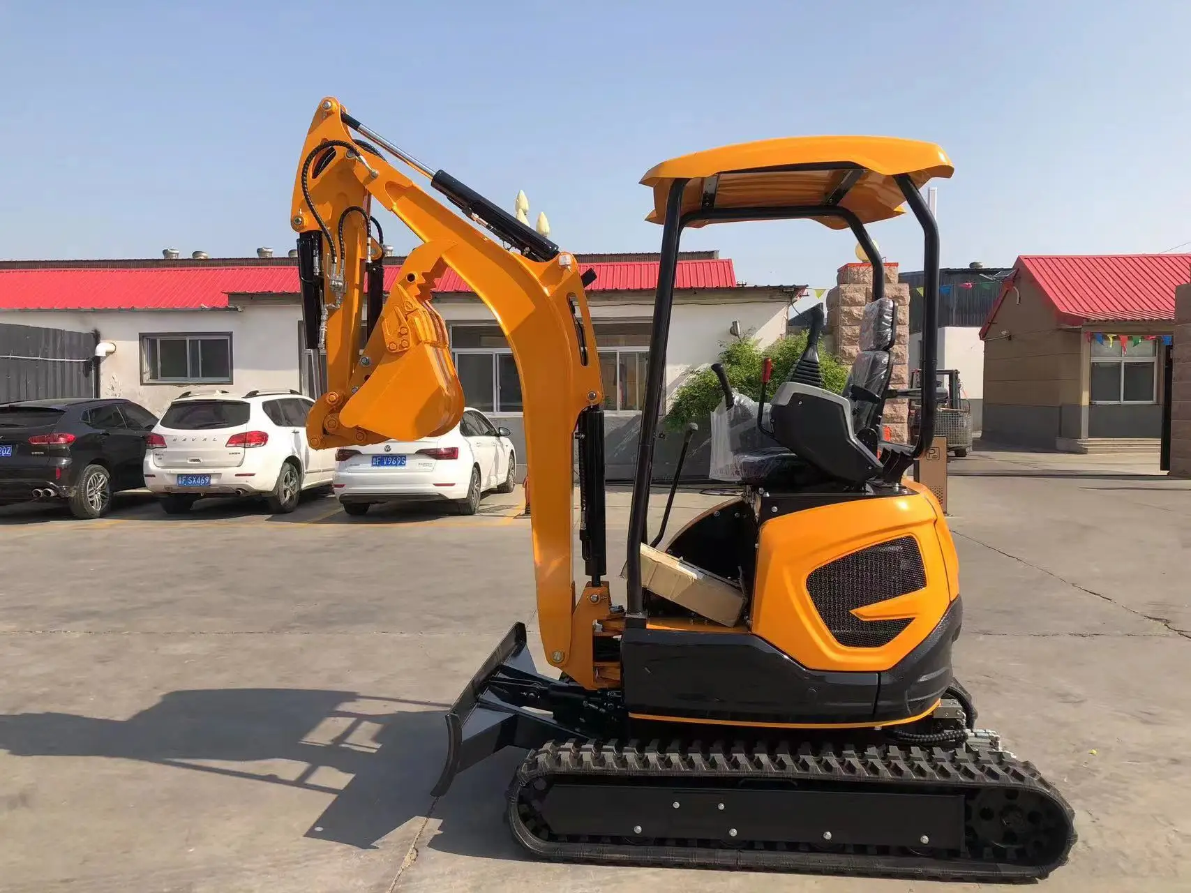 CE EPA Certified Crawler Mini Excavator Mini Backhoe Excavator Hydraulic Crawler with Shovel Customized Product