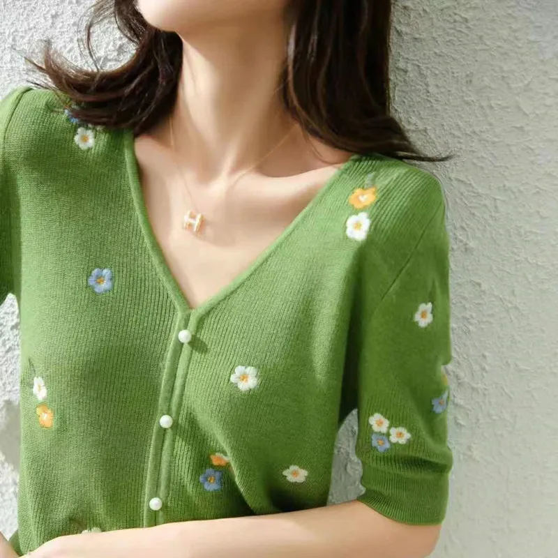 Spring and Summer New Fine Imitation Wool Sweater Women\'s Embroidered Small Flower V-Neck Knitted Sweater Thin Top Green Jacket