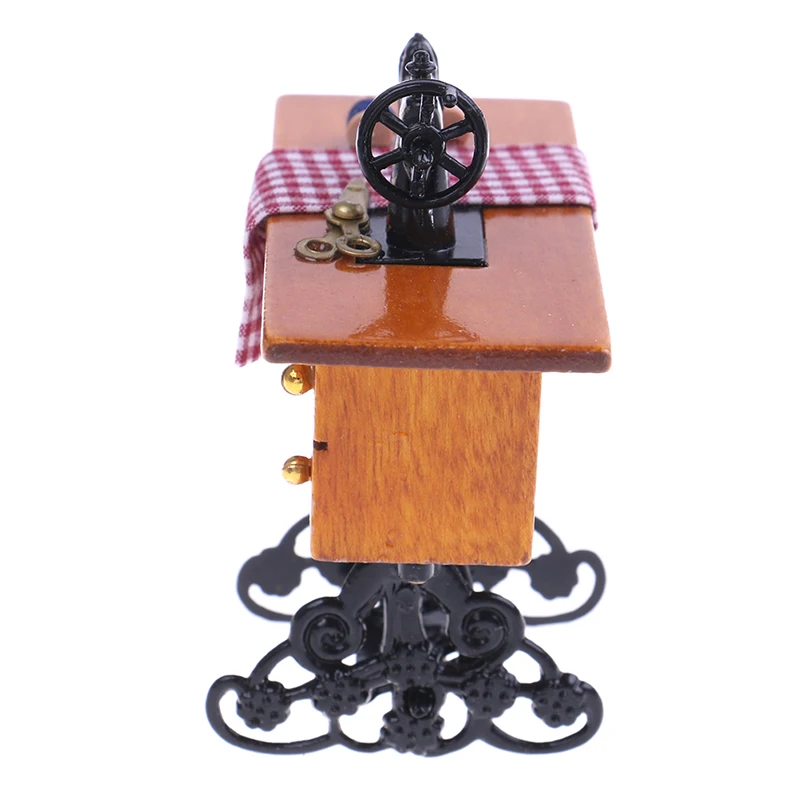 1pc casa de bonecas em miniatura máquina de costura modelo 1:12 mini simulação móveis máquina de costura pano de mesa decoração acessórios-brinquedo