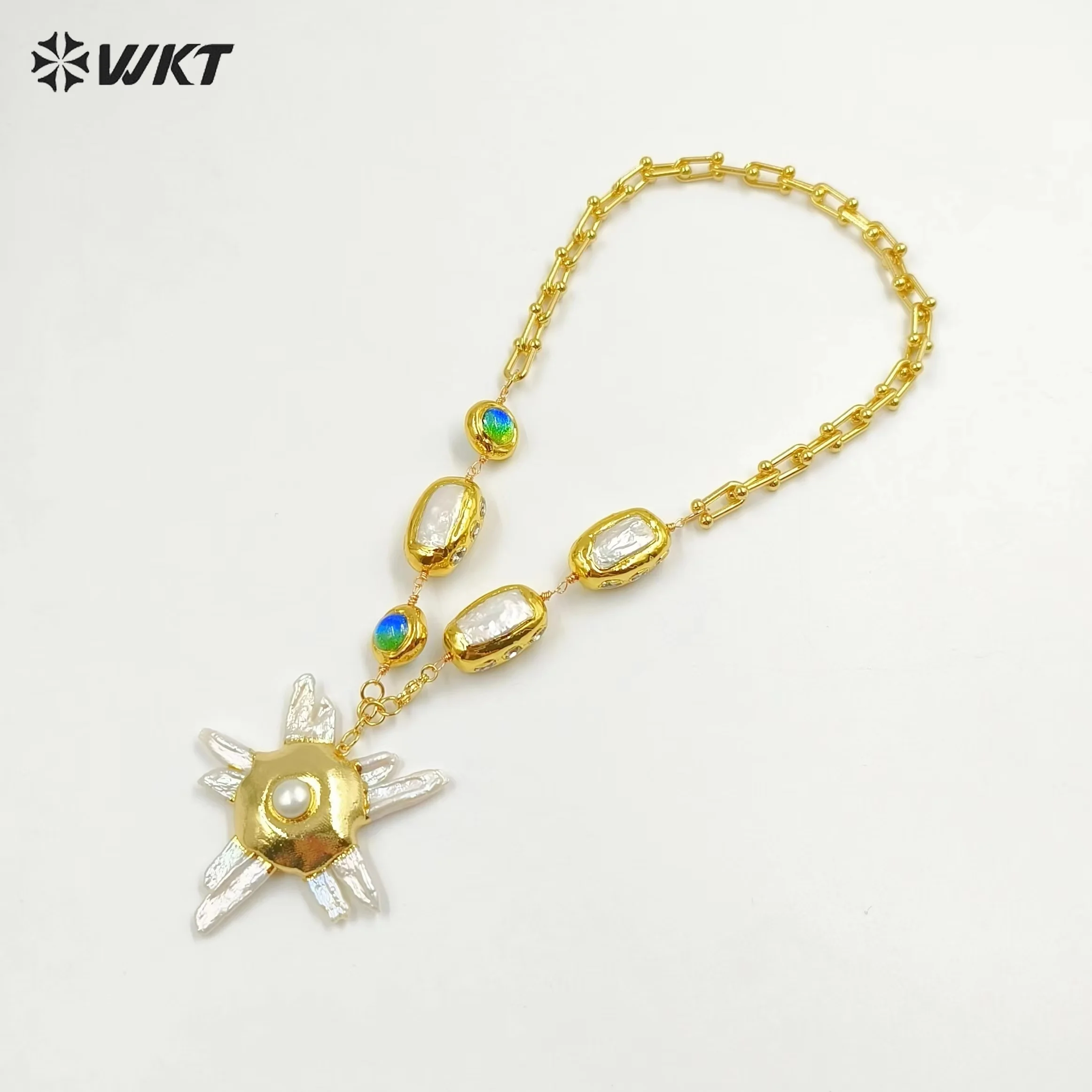 

WT-JN256 Trendy Big Pendant 18k Necklace For Women Cocktail Party Decoration Freshwater Pearl And Colored Beads Design