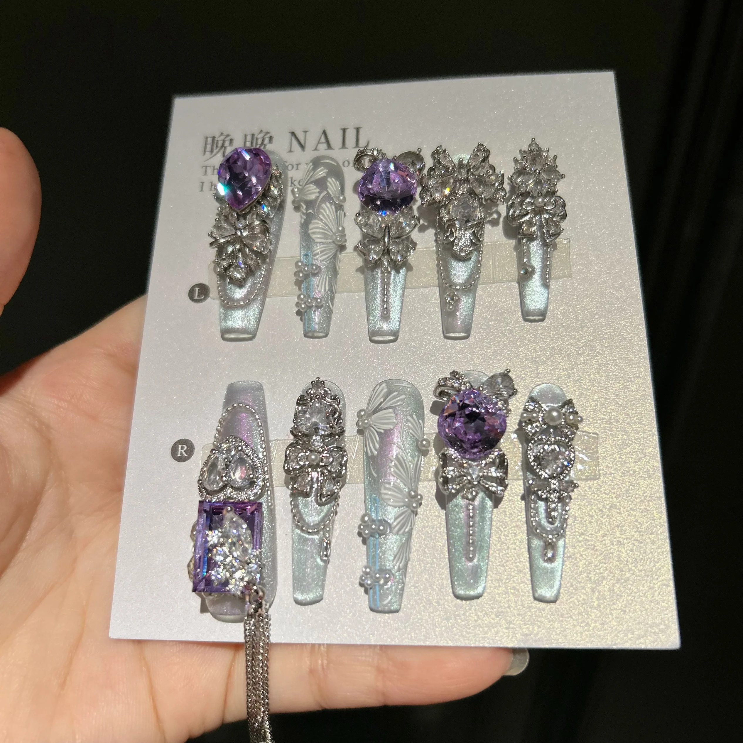 

Pure Hand-worn Armor Hand-painted Embroidery National Style All-zirconium Dongzhou Diamond Contrasting Color Cat Eye Long