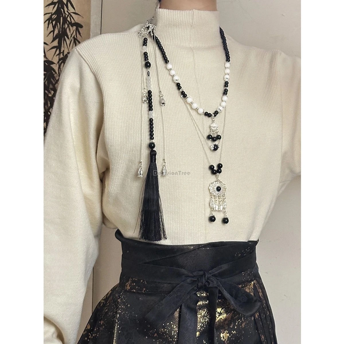 

Новое китайское ожерелье в старинном ретро-стиле с длинными кисточками для женщин, традиционный аксессуар в стиле династии Мин, украшение для ханьфу.