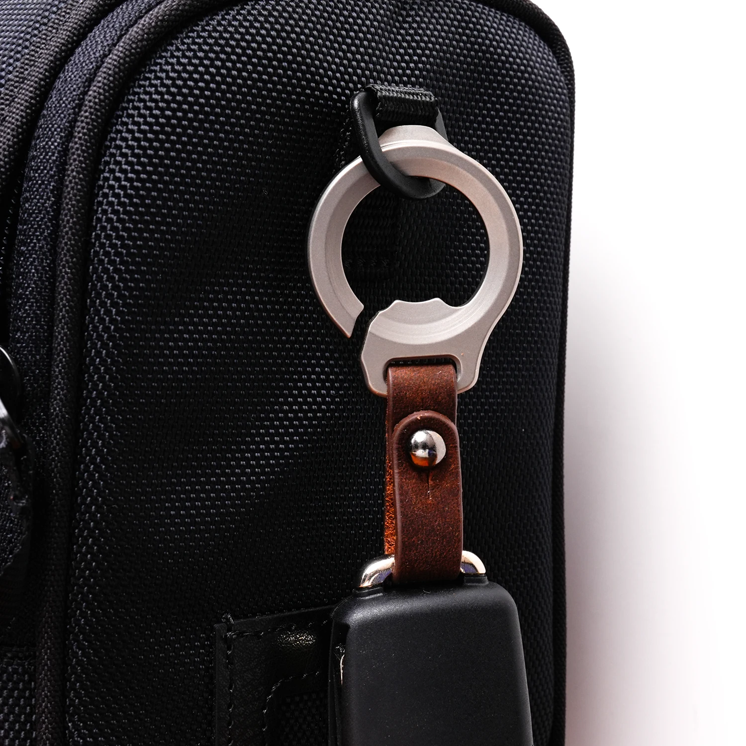 Titanium Alloy Multifunctional Keychain Outdoor EDC Small Tool Unpacking Bottle Opener Belt Buckle Male Gift