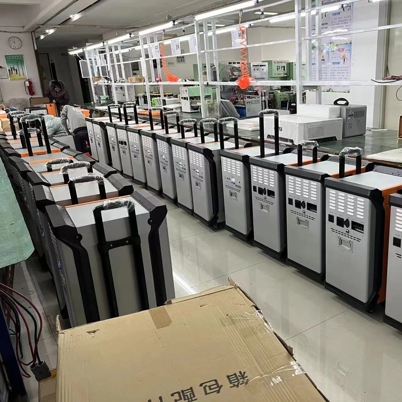大容量10kWhソーラー発電機 急速充電5kW出力 110V/220V Lifepo4バッテリー パワーステーション 積み重ね可能 家庭用ソーラーCAN