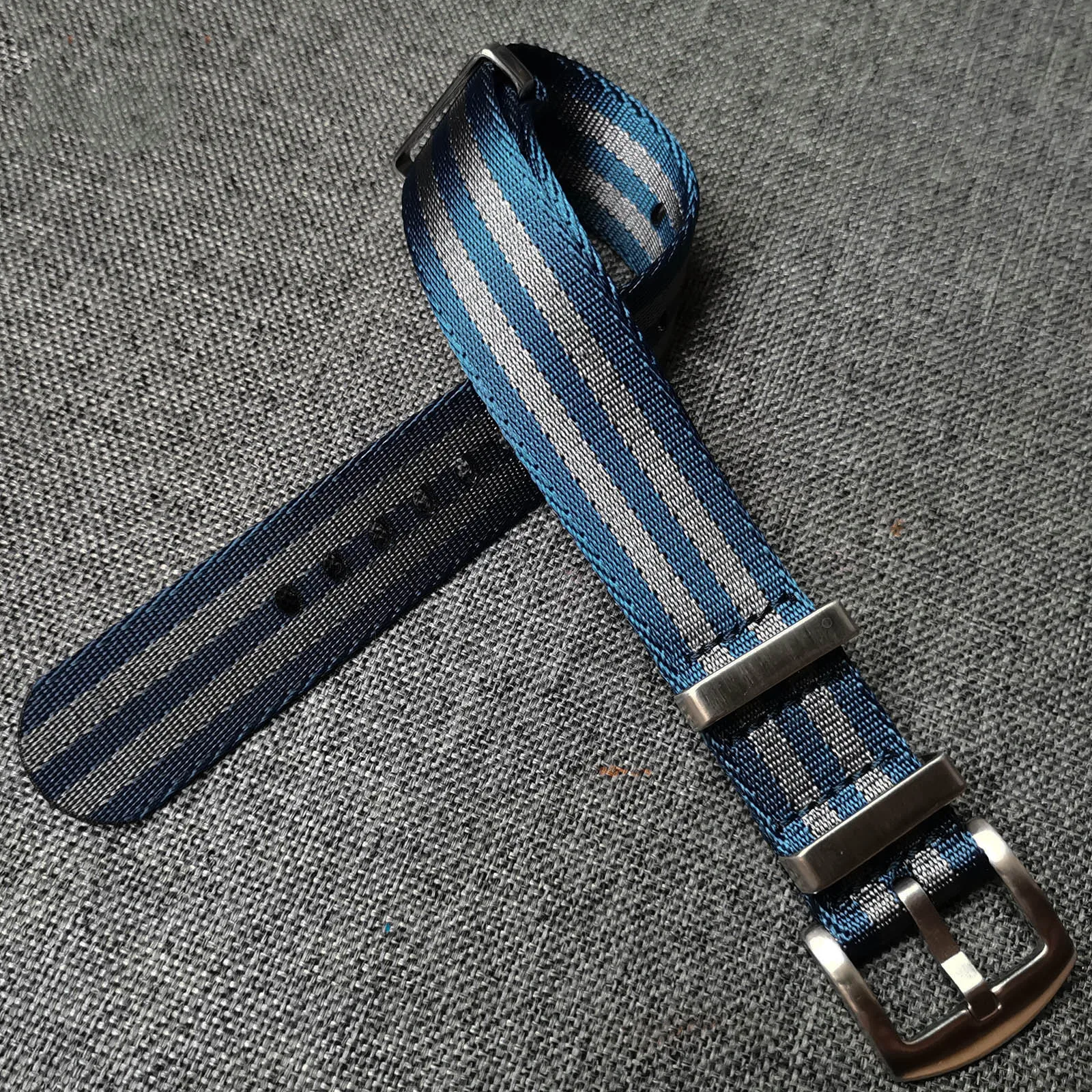 New Design Stripe Watch Strap Advanced Nylon Seatbelt Strap 18mm 20mm 22mm 24mm Watch Band Bracelet for Omega