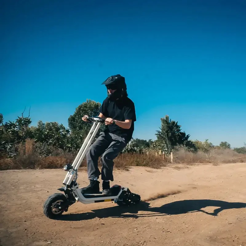high quality All-Terrain -In- Snow Scooter With High Power Extreme Winter Conditions And Red Use Adventur