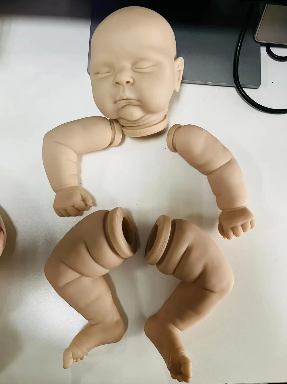 21Inch Unfinished Reborn Doll Kit Peaches Fresh Color Unpainted DIY Blank Doll Parts Cloth Body Included Name on the Neck