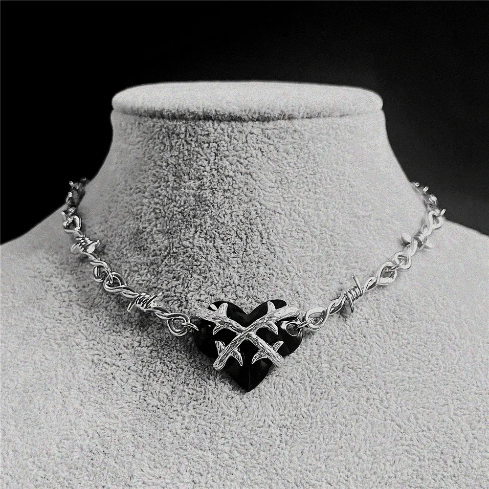 

Punk Vintage Thorns Heart Shaped Pendant Necklace for Women
