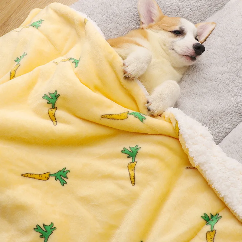 Thickened Dog Blanket Warm Dog Sleep Pad Cotton Warm Pet Blanket Soft and Comfortable Cat Cover Blanket Bed Sheet Pet Supplies