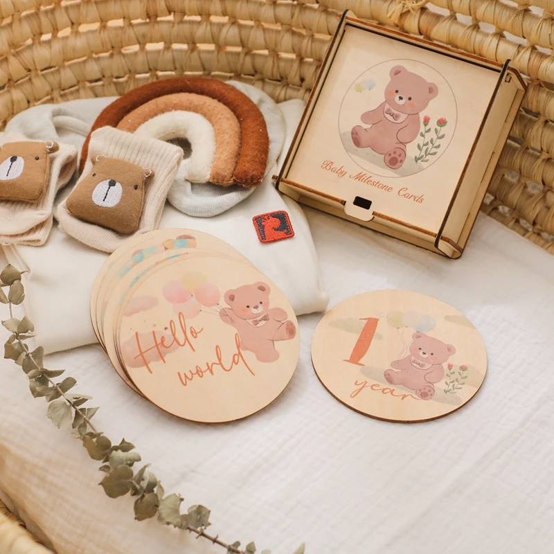 8Pcs Wooden Baby Milestone Cards Cartoon Little Bear and Eucalyptus Leaf Commemorate Grow Newborns Photography Accessories Gifts