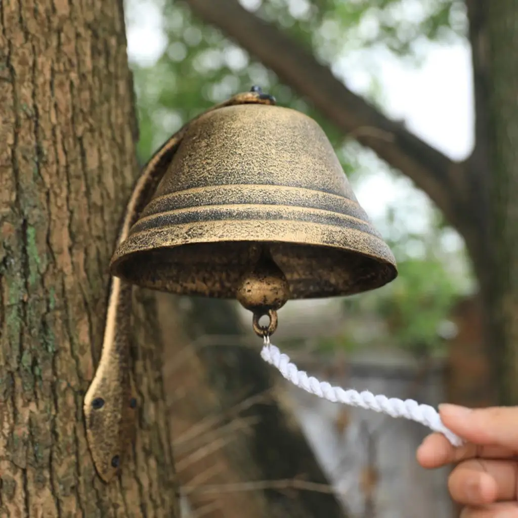 Rustic Outdoor Dinner Bell for Porch Door Antique Iron Doorbell Wall Mounted Classic Hanging Wind Chime Home Decor