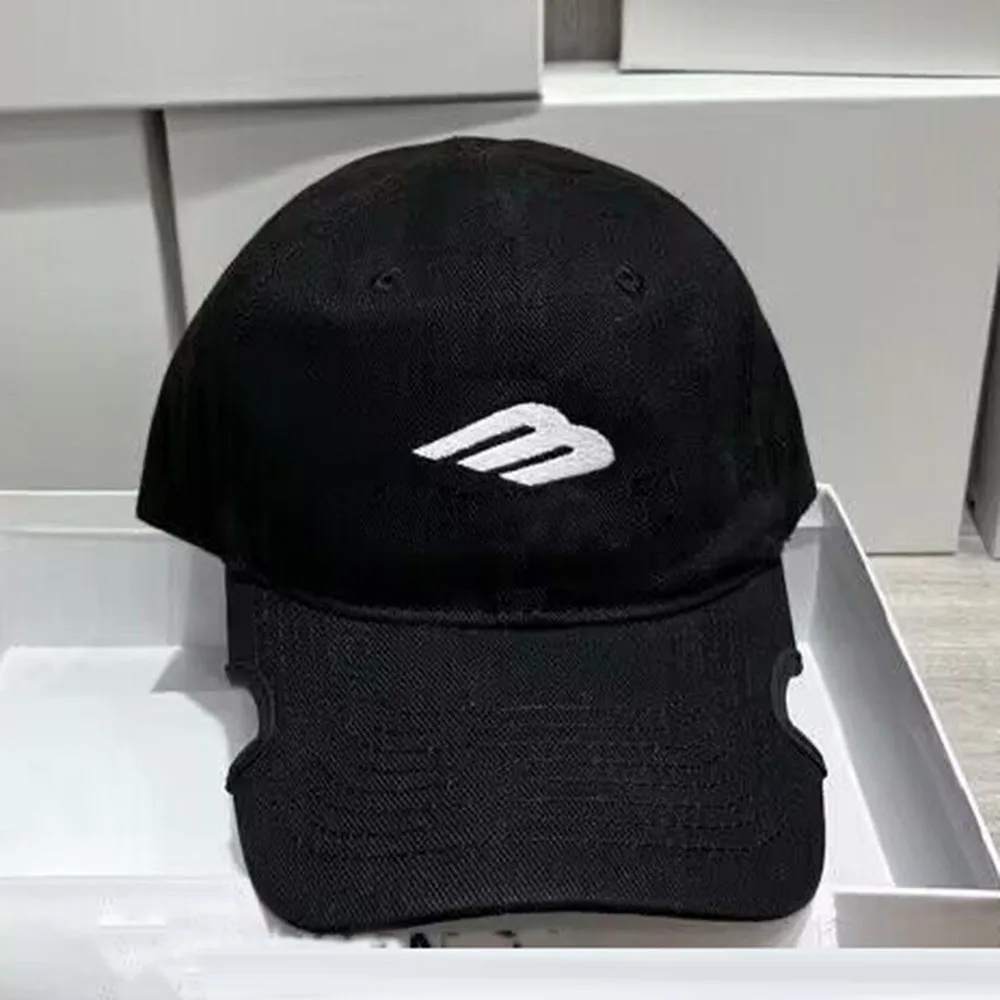 

2024 New Luxury Hat 3B Logo Embroidery HipHop Baseball Caps Men Women Ripped Casual Caps Men Streetwear Snapback