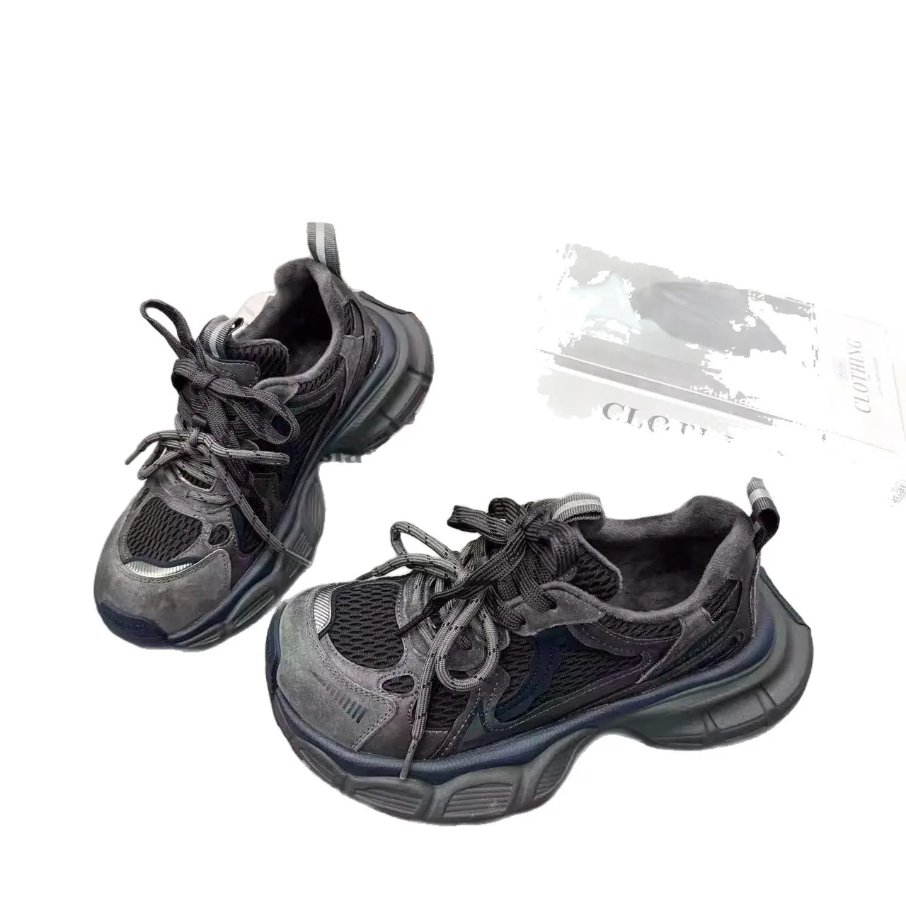 أحذية ريترو أبي للنساء 2025 مجموعة خريف جديدة سميكة القاع متعددة الاستخدامات لينة القاع أحذية رياضية وترفيهية مريحة