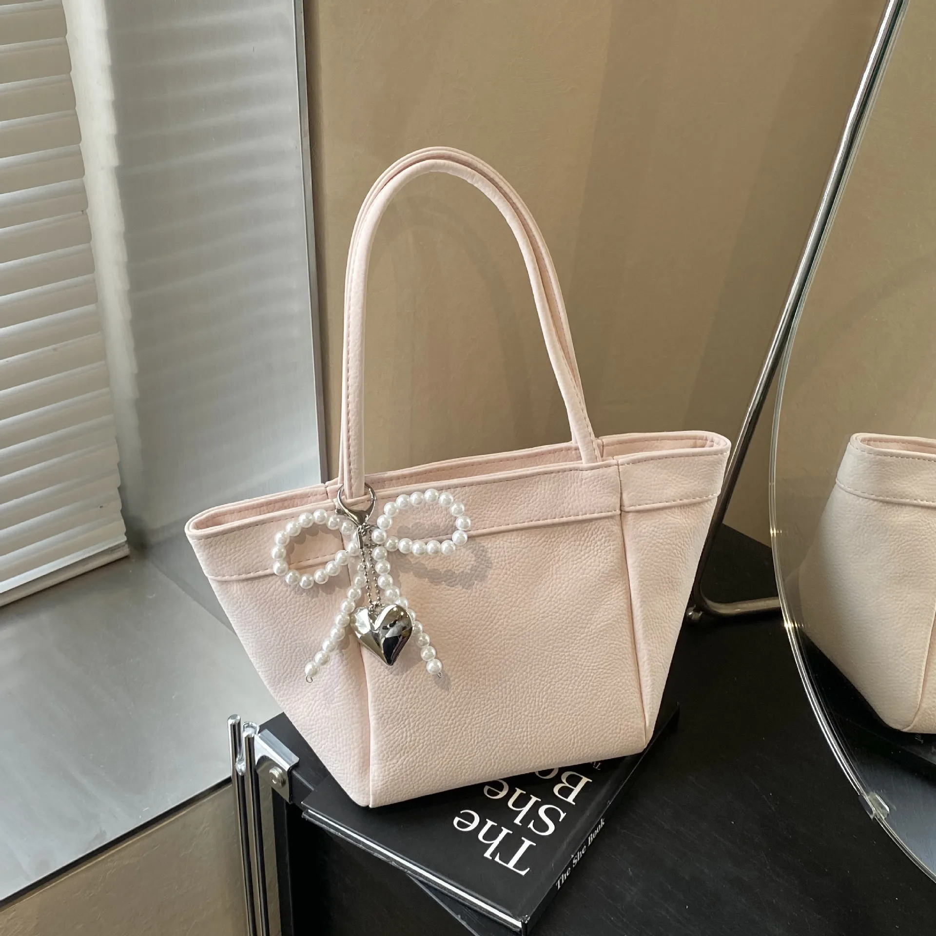 

​ ​ Лето 2025 г., женская модная сумка-ведро с магнитной застежкой, сумка через плечо, минималистичный повседневный кошелек под мышками ​