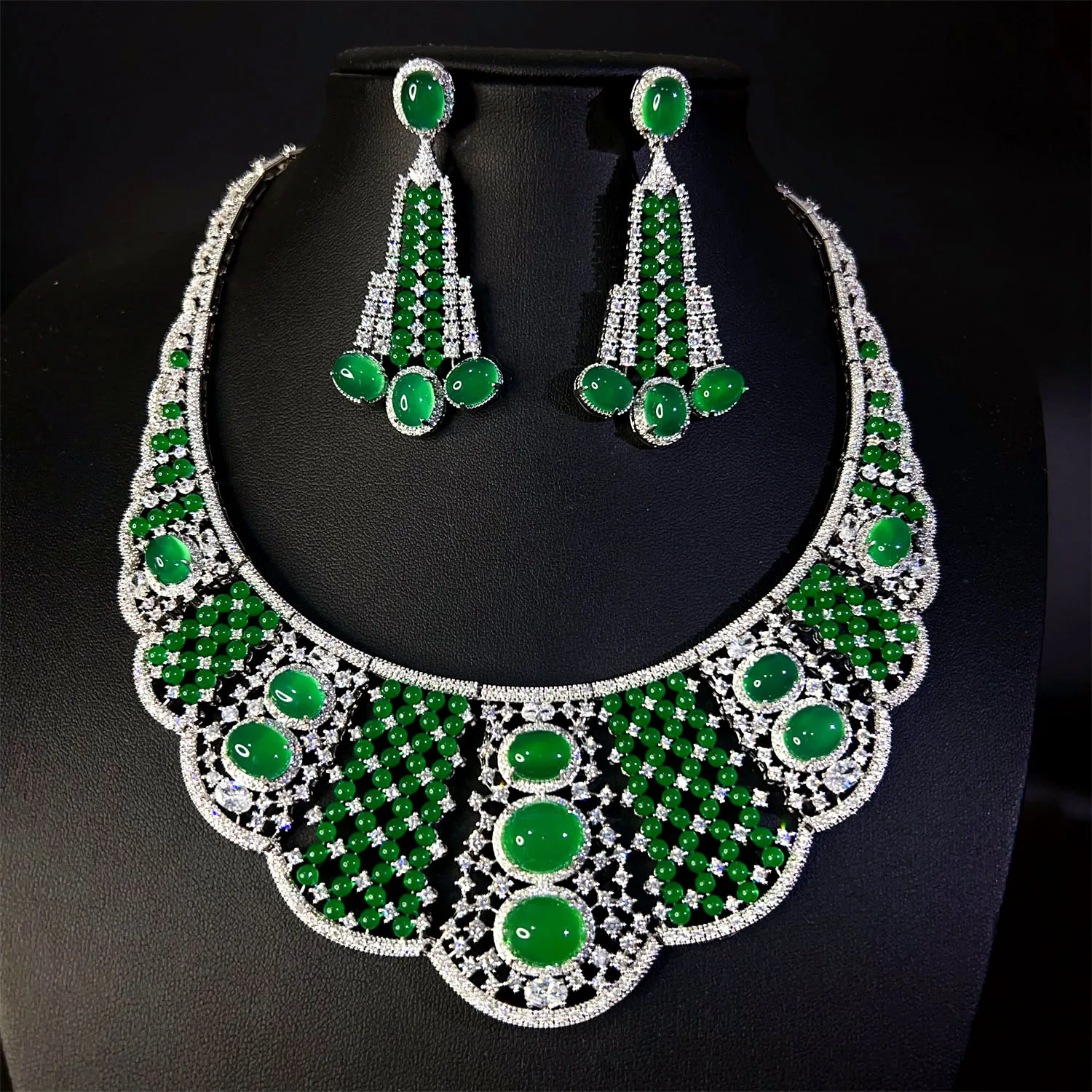 Luxury Green Oval Crystal Necklace and Earrings Set Agate Elegant Sparkling Goddess Style High-End Jewelry for Wedding Party