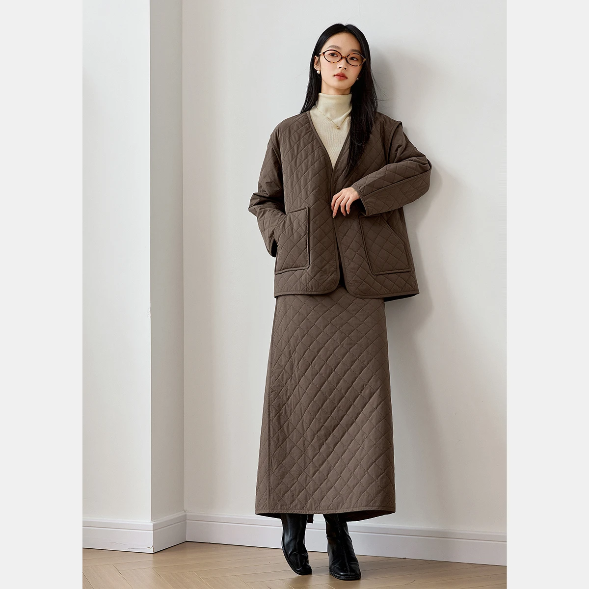 VIMLY Damesroksets 2025, Winter Vintage Gewatteerde Gewatteerde V-hals Pocket Tops Rechte Lange Rokken Dames Tweedelige set M9621