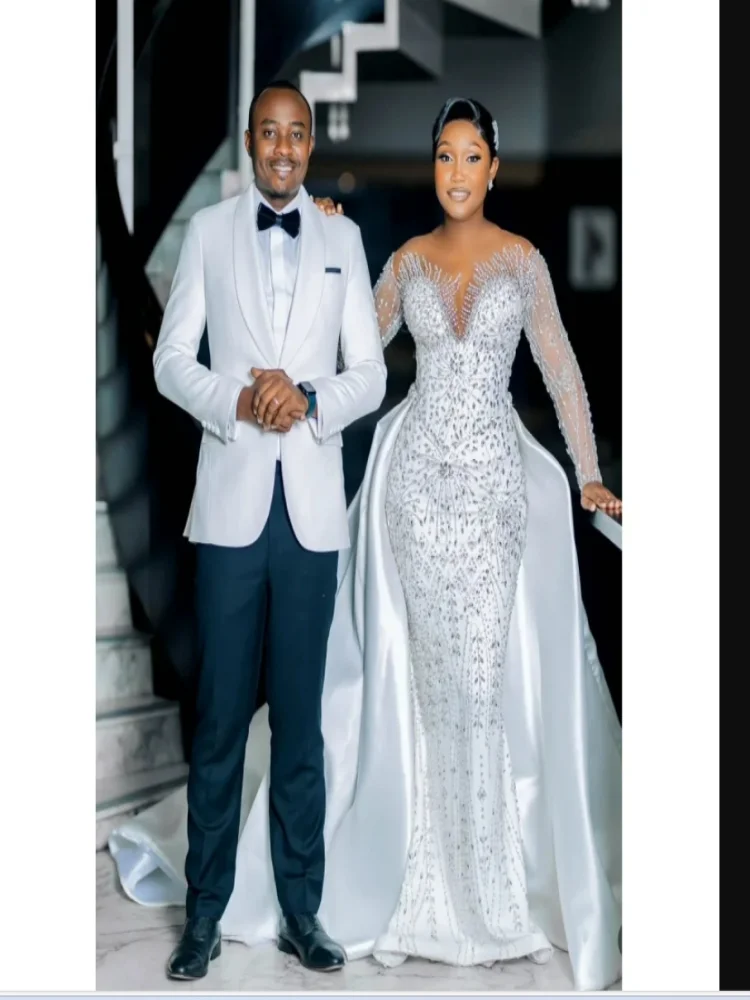 Customized   Sparkly Heavy Beads Crystals Wedding Dress For Bride Robe De Mariée Long Sleeves Bridal Gowns with Removable Skirt