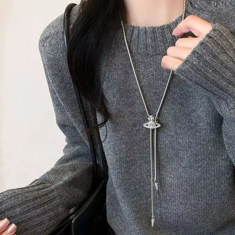 قلادة مخروطية زحل مرصعة بالألماس قابلة للتعديل للنساء؛ سلسلة الترقوة الفاخرة ذات ملمس راقي؛ الاتجاه الأوروبي والأمريكي