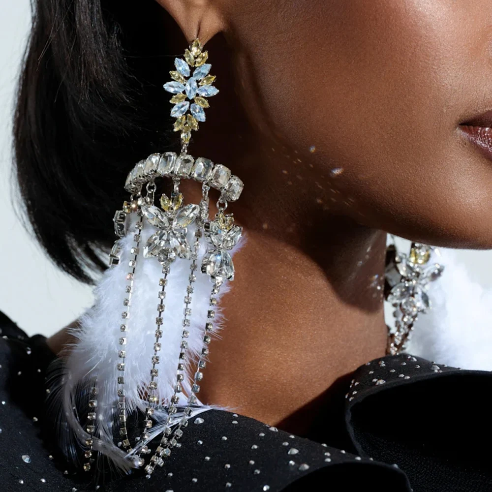 Boho White Feather Tassel Earrings Rhinestone Women Accessories 2025 New Fashion Crystal Exaggerate Dangle Earrings Wedding Gift