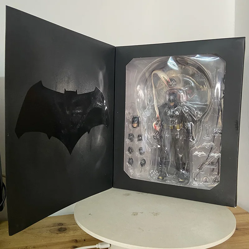 Mezco One 12-Rüstung Batman Actionfigur Batman Figur Bruce Wayne Joker Figur Sammlerstück Modell Spielzeug Geschenk Anime Auf Lager – Detail 19