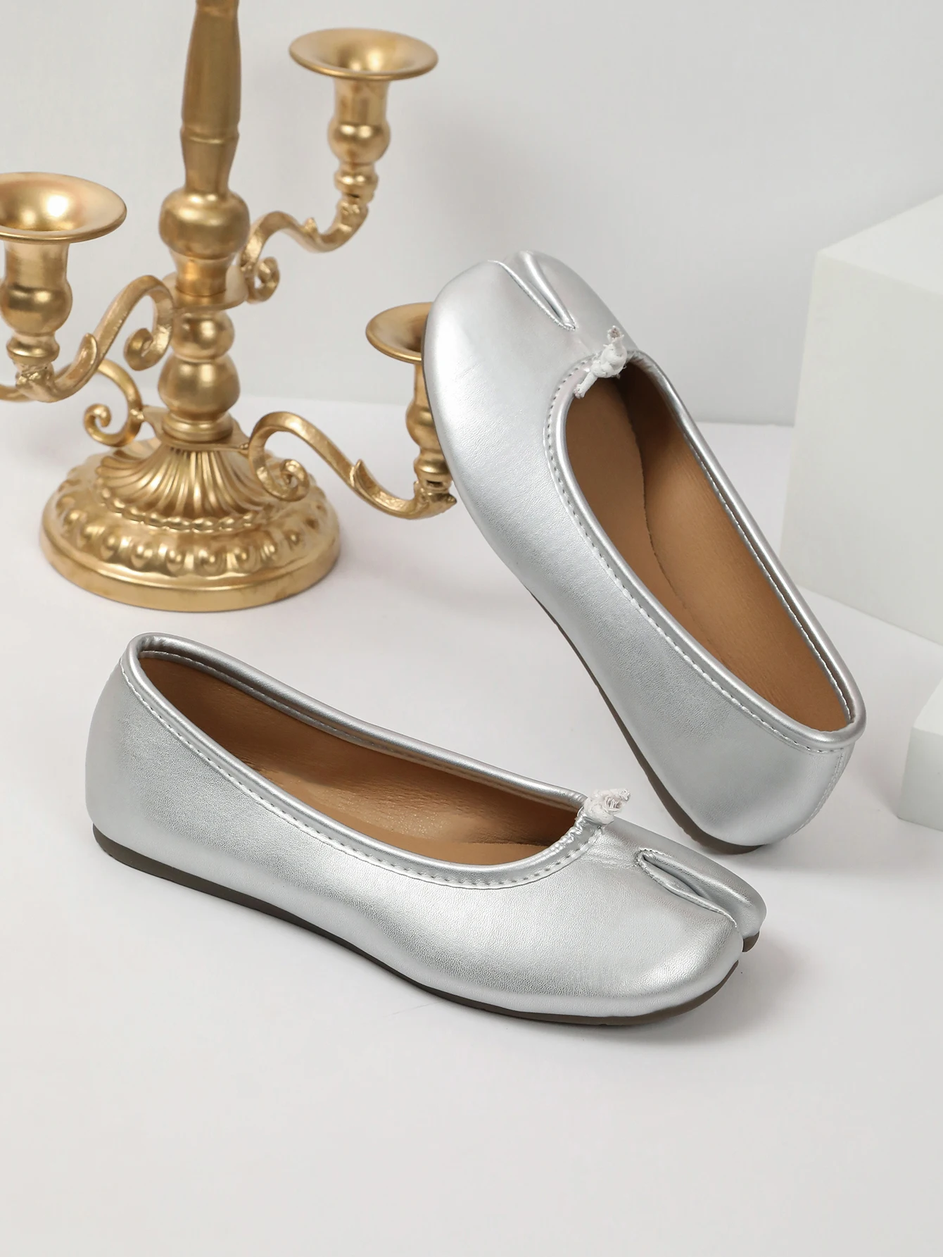 Brandneue Damen-Slipper mit geteiltem Zehenbereich, Tabi-Flats, aus weichem Leder, zum einfachen Anziehen, Ballerinas, bequem, für den Alltag, lässig, Loafer, Übergröße 43 – Detail 17