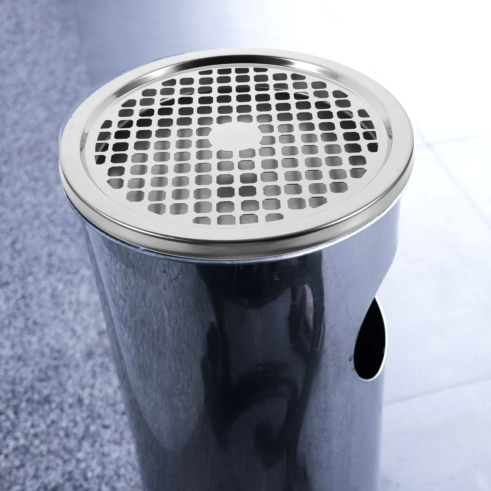 

Комплект: Мусорное ведро-пепельница из нержавеющей стали с сетчатой крышкой для использования на улице, в отелях и коммерческих помещениях, многоразовое, металлическое, для погашения дыма