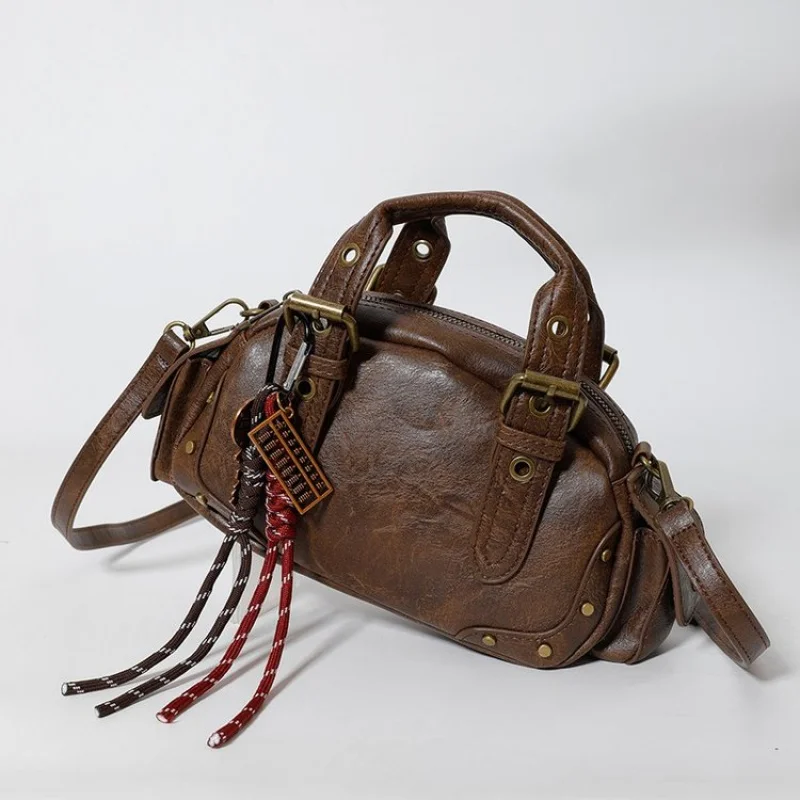 

Ladies Chic Leather Crossbody Bag For Daily Commute With Adjustable Strap In Classic Design