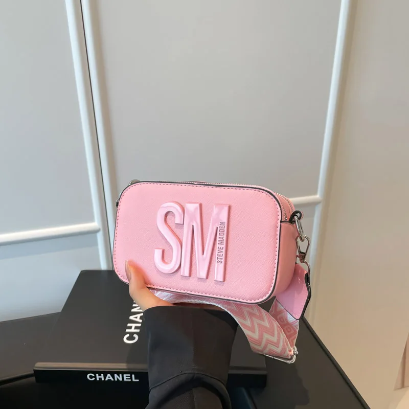 2025 الصيف واسعة حزام حقيبة مربعة إلكتروني طباعة الكتف محفظة للنساء الحد الأدنى Crossbody حمل شيك موضة حقيبة رافعة ​