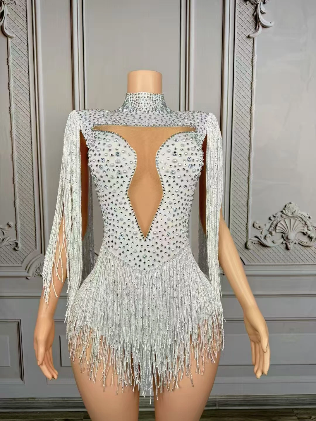 

High-end White Pearls Sequins Long TasselsBodysuit Women Sexy Performance Costume DancerShow Stage Bodysuit Club Outfit D222