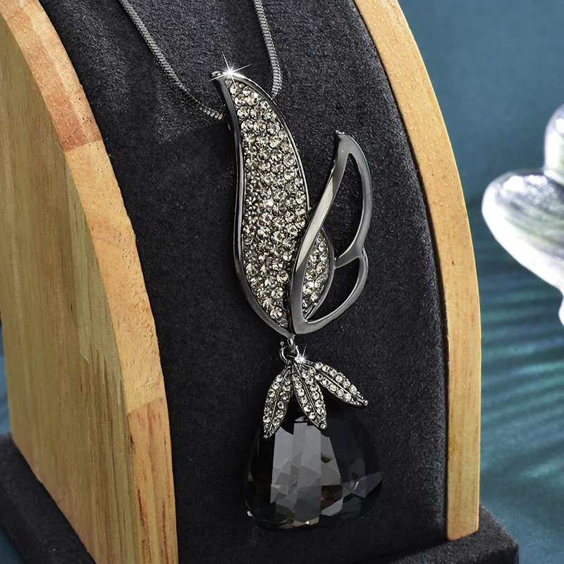 Совершенно новая персонализированная цепочка для свитера с кристаллами для женщин, длинный кристалл капли воды на осень и зиму, универсальное ожерелье с крыльями
