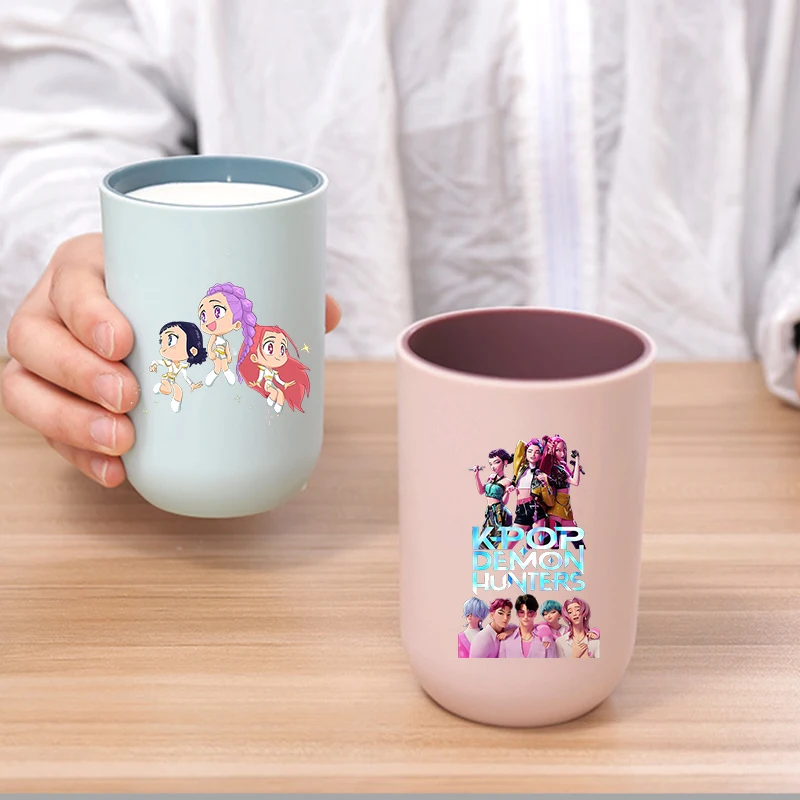 KPop デーモンハンターズホット映画ウォーターカップ歯ブラシカップ漫画アニメマウスウォッシュカップ子供用ウォーターカップ少年少女の誕生日プレゼント