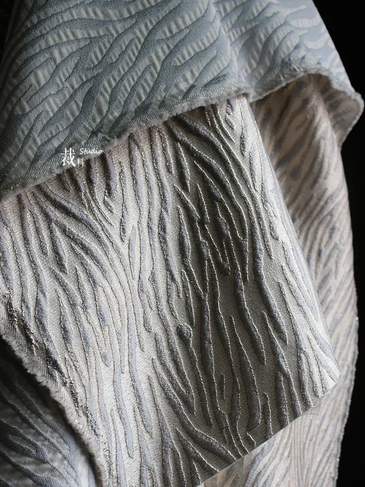 

Двусторонняя жаккардовая ткань с художественной текстурой и силуэтным рисунком, дизайнерская, оптовая, для шитья одежды, метровая, материал для рукоделия