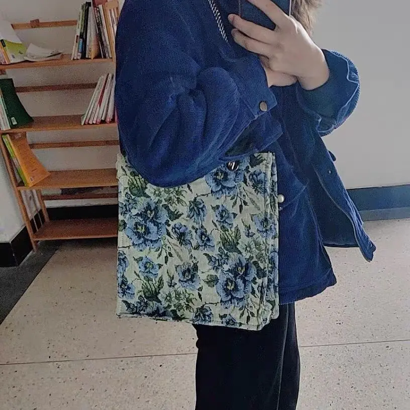 Flower Design All-match Shoulder Bag Soft Large Capacity Tote Bag Korean Chic Large Capacity Vintage Fashion Chain Bags Women