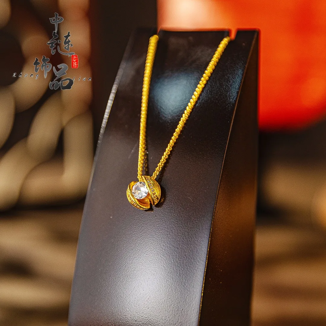 Brushed micro - set single diamond necklace high - variety floating planet 9999gold