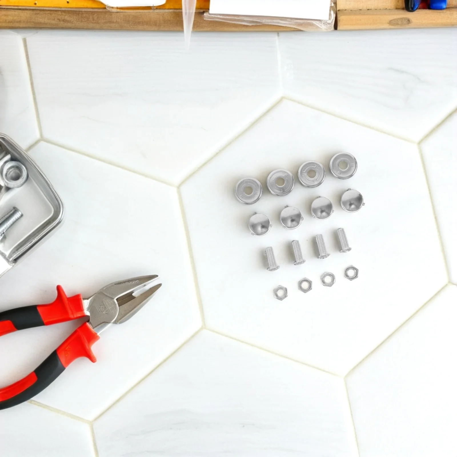 

2Packs Stainless Steel License Plate Screws Set Lightweight Corrosion-Resistant Car Bolts Mounting Kit License Plate Clips