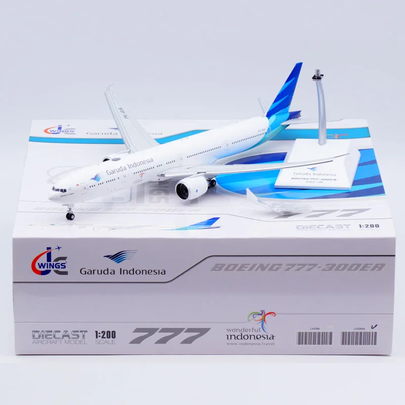 LH2286A Alloy Collectible Plane Gift JC Wings 1:200 Garuda Indonesia Boeing B777-300ER Diecast Aircraft Model PK-GIA Flaps Down