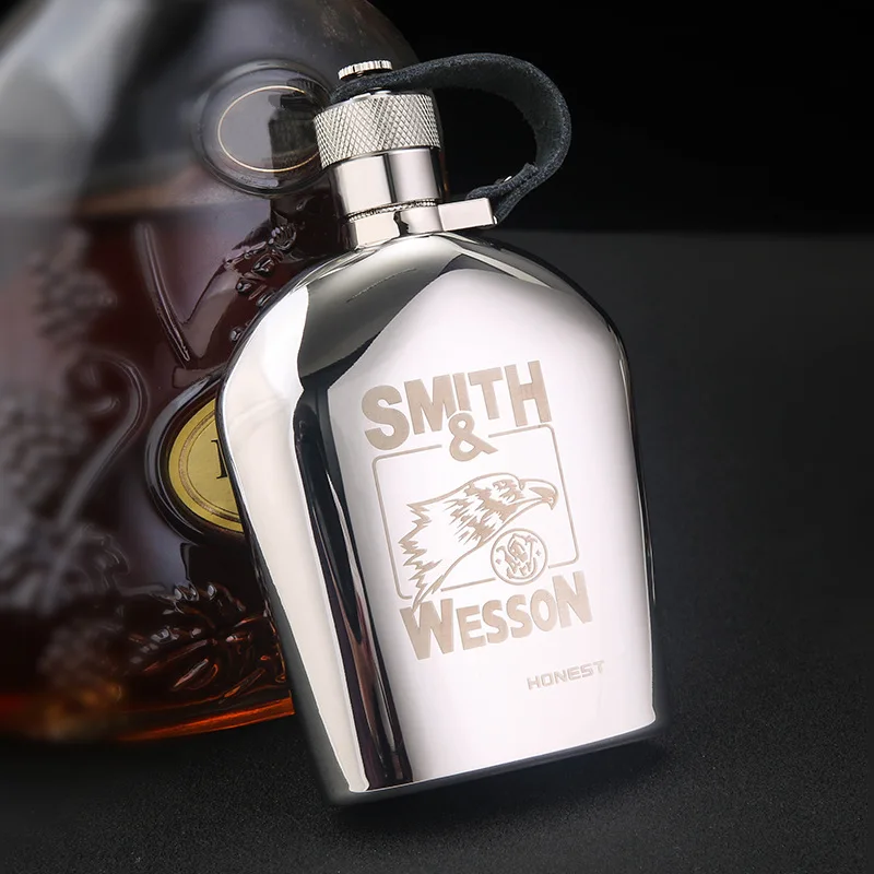 

304 Stainless Steel High-end Portable 5-ounce Whiskey Jug, Suitable for Home, Travel, and Outdoor Whiskey Grape Containers