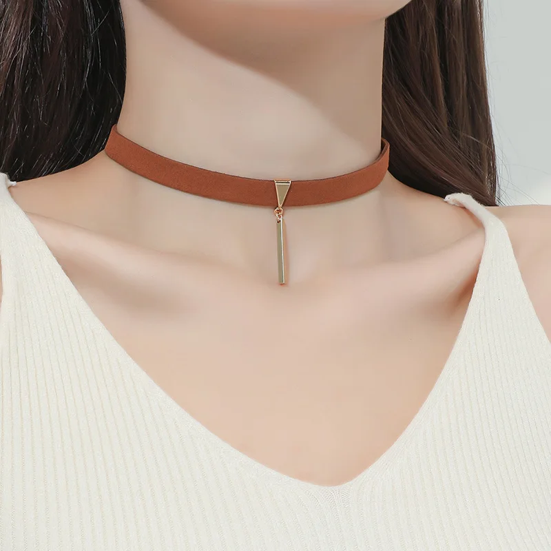 Gothic Black Velvet Choker Short Necklace for Women Tattoo Gold Color Strip Pendants Collares Mujer Collier Femme Bijoux